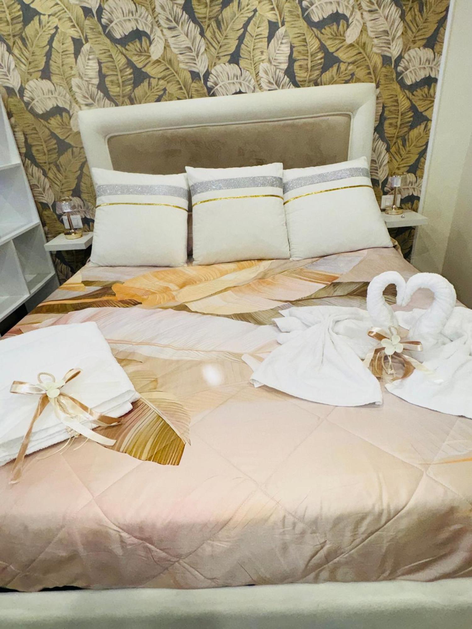 La Dimora Dei Sogni Sedil Capuano Home Suite Naples Exterior photo